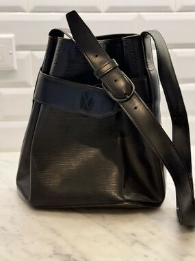 Authentic Louis Vuitton Epi Sac De Paul Pm Shoulder Black Leather